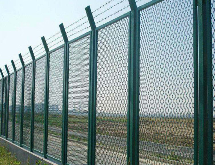 <b>鋼板網(wǎng)護欄</b>